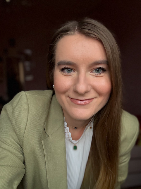 Magda – autorka Kursu 8-klasisty